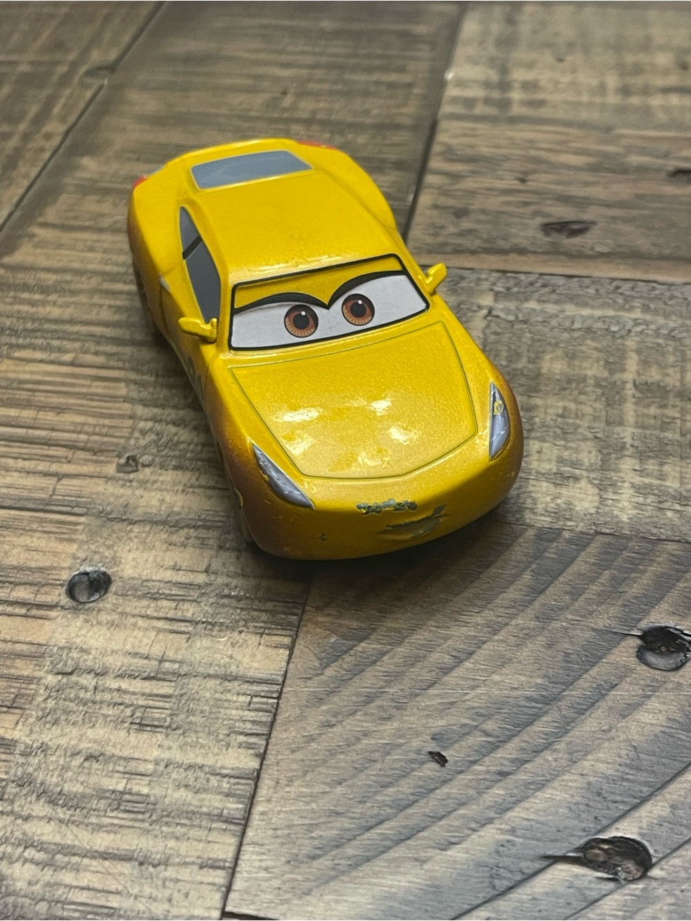 Disney Pixar Cars 3 Cruz Ramirez Yellow Trainer Die-Cast Car (Mattel 1:55)